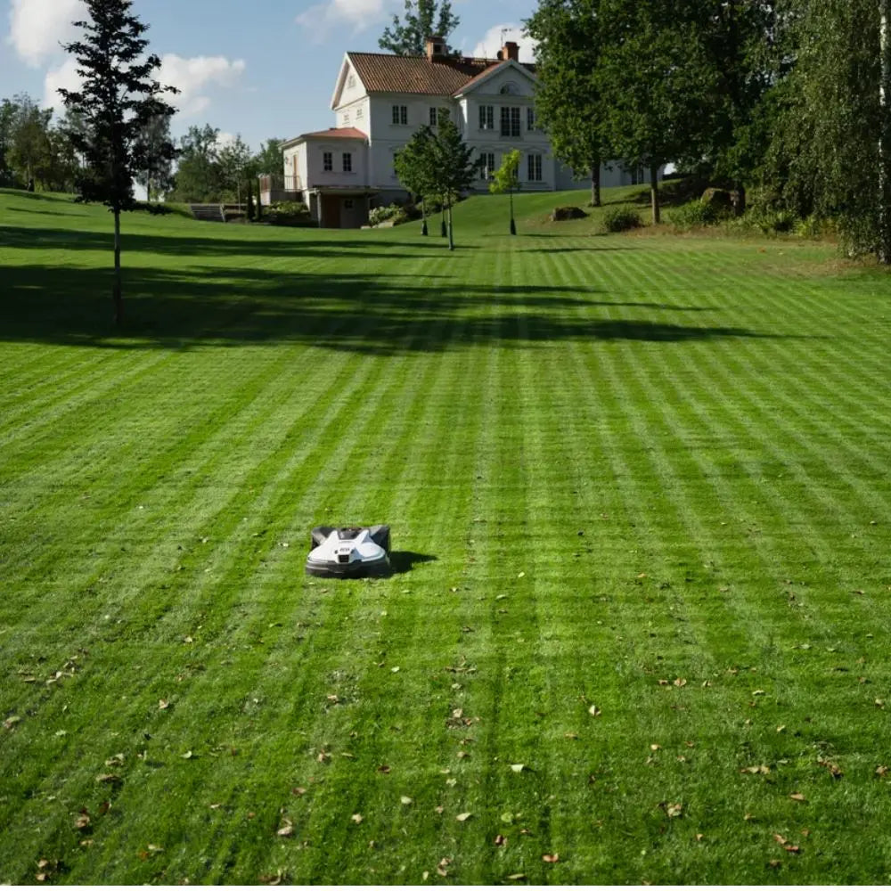 HUSQVARNA Automower® 430V NERA Robotic Mower With EPOS™ Plug-In (wire-free installation)